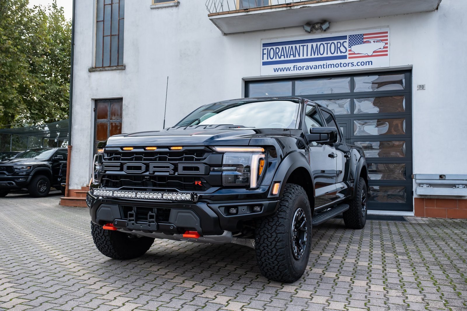 ford f 150 raptor v8